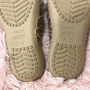 crocs kadee ii leopard print flip